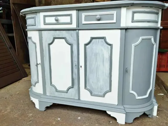 Mobiletto da sala restaurato in stile Shabby Chic