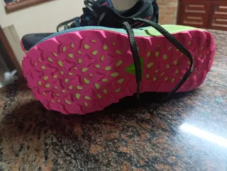 Zapatillas Asics Trail Running Negro/Rosa