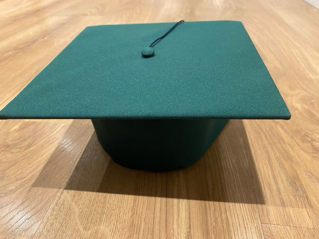 Toga y birrete graduación Humanitas 5-6 años