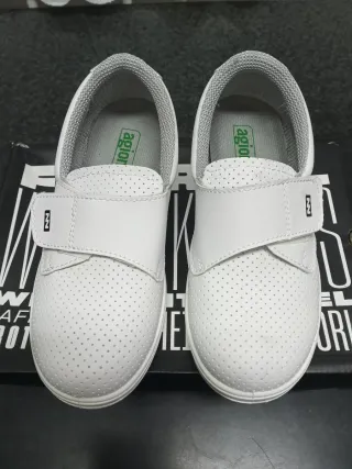 Zapatos Sanitarios Blancos talla 38 nuevos