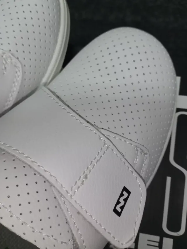 Zapatos Sanitarios Blancos talla 38 nuevos