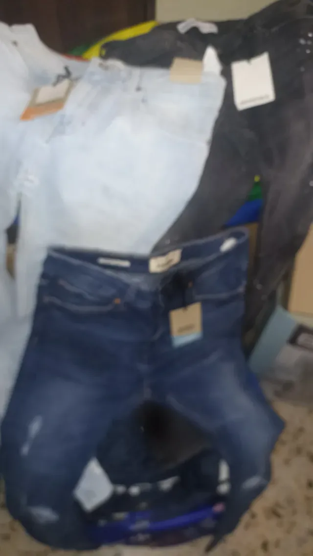 Pantalones vaqueros talla 40 y 42.