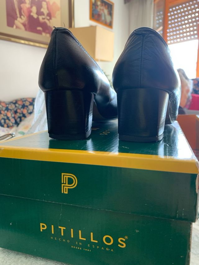 Zapatos tacón. Talla 39 Negros