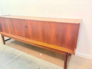 Aparador danés midcentury by Omann Junn 1960’s