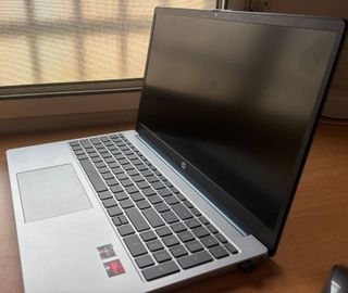 HP 15" Potente | Ryzen 7 (8 Núcleos) + 16GB RAM +