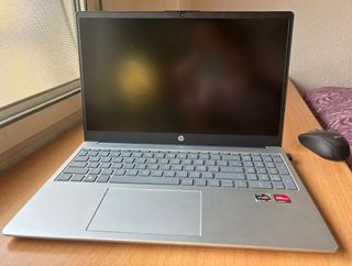 HP 15" Potente | Ryzen 7 (8 Núcleos) + 16GB RAM +