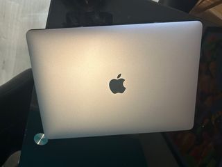MacBook Air 13” Plata/Gris Espacial