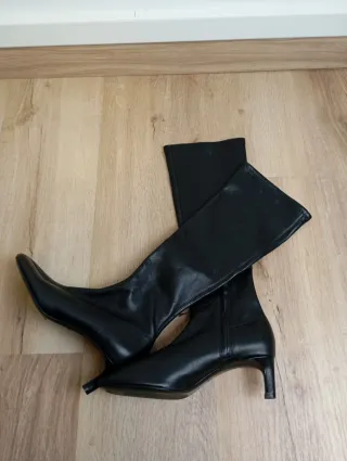 Botas altas piel negras T.38 Massimo Dutti