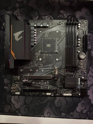 Placa Base Gigabyte Aorus B550M Elite