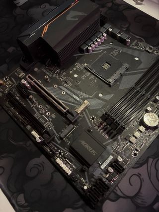 Placa Base Gigabyte Aorus B550M Elite