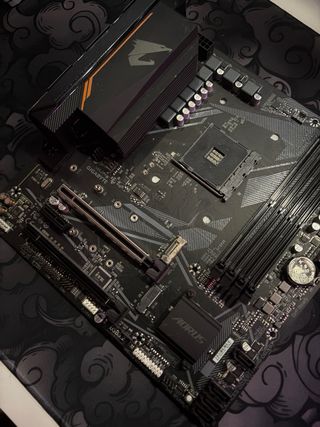 Placa Base Gigabyte Aorus B550M Elite