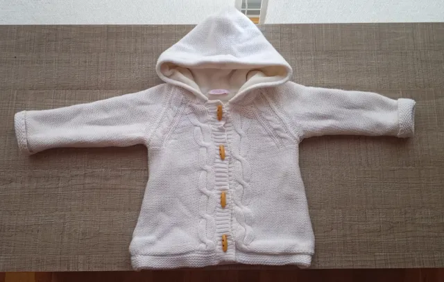 Chaqueta punto con capucha T: 2-3 años