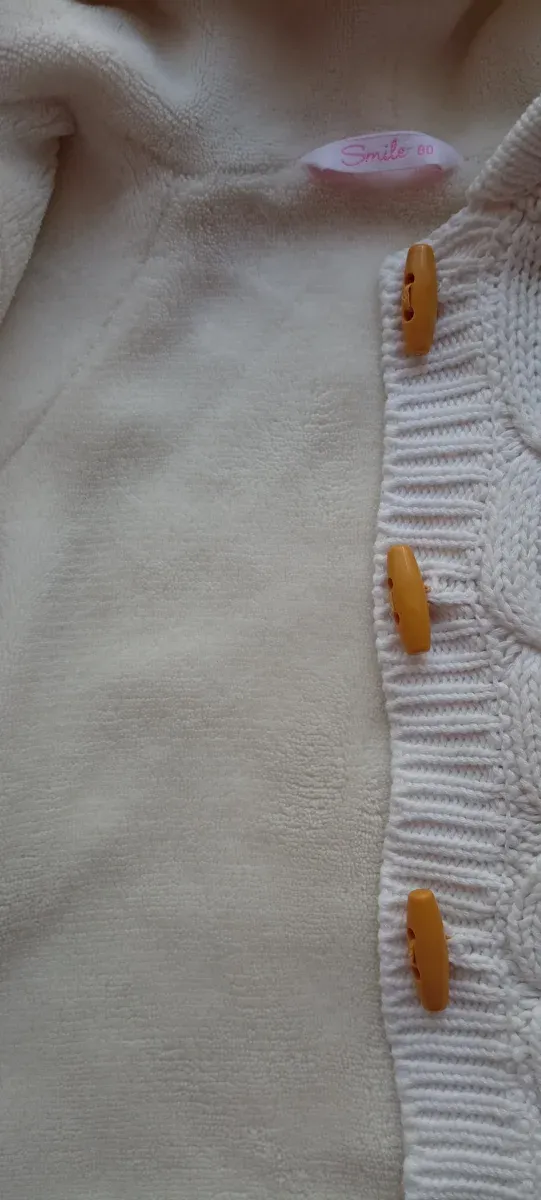 Chaqueta punto con capucha T: 2-3 años