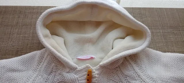 Chaqueta punto con capucha T: 2-3 años