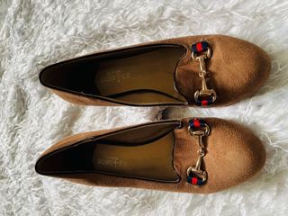 Zapato tacón bajo ante