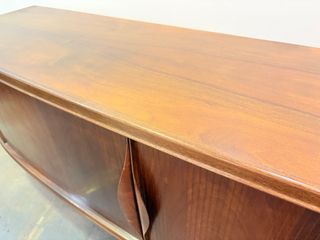 Aparador danés midcentury  by Carlo Jenssen 1960’s