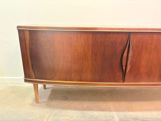 Aparador danés midcentury  by Carlo Jenssen 1960’s