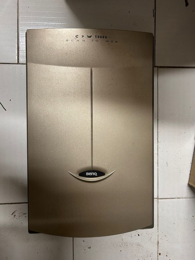 Escáner Benq S2W 5000U