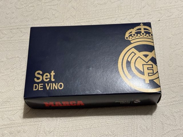 Set de vino + 8 Tazas Real Madrid