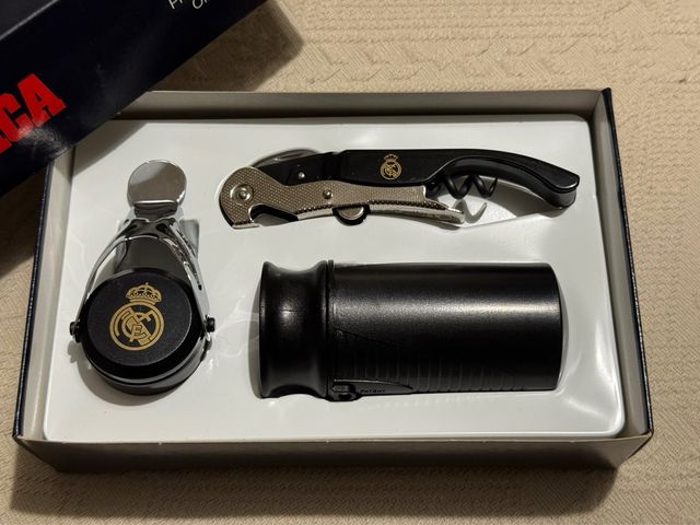 Set de vino + 8 Tazas Real Madrid