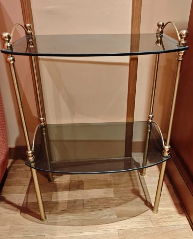 Mesa auxiliar dorada de cristal