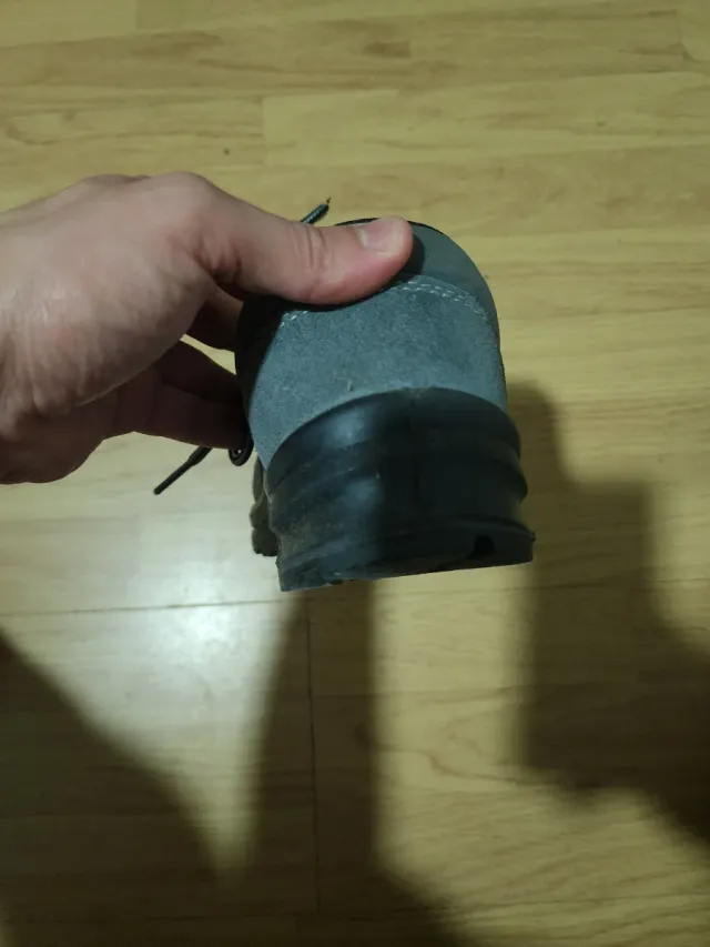 Zapatos de seguridad grises talla 42