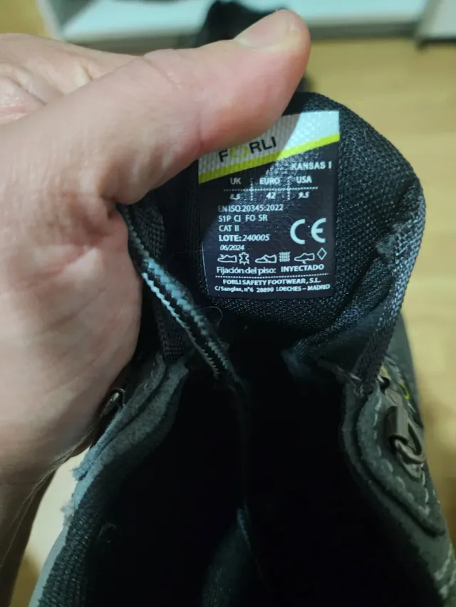 Zapatos de seguridad grises talla 42