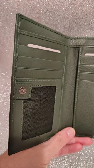 Billetero BIBA mujer piel natural verde oscuro