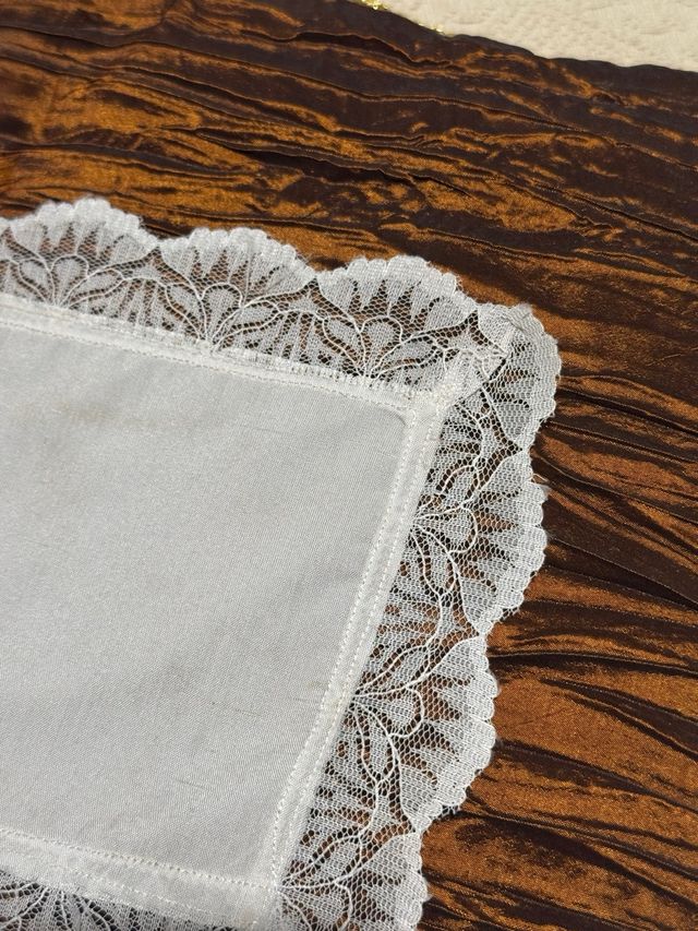 Pañuelo de encaje blanco