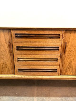 Aparador midcentury HW Klein Dinamarca 1960’s