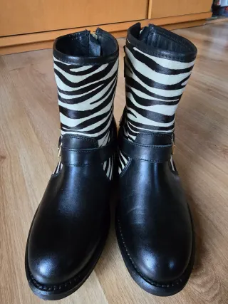 Botas Guess Animal Print Hebillas Doradas