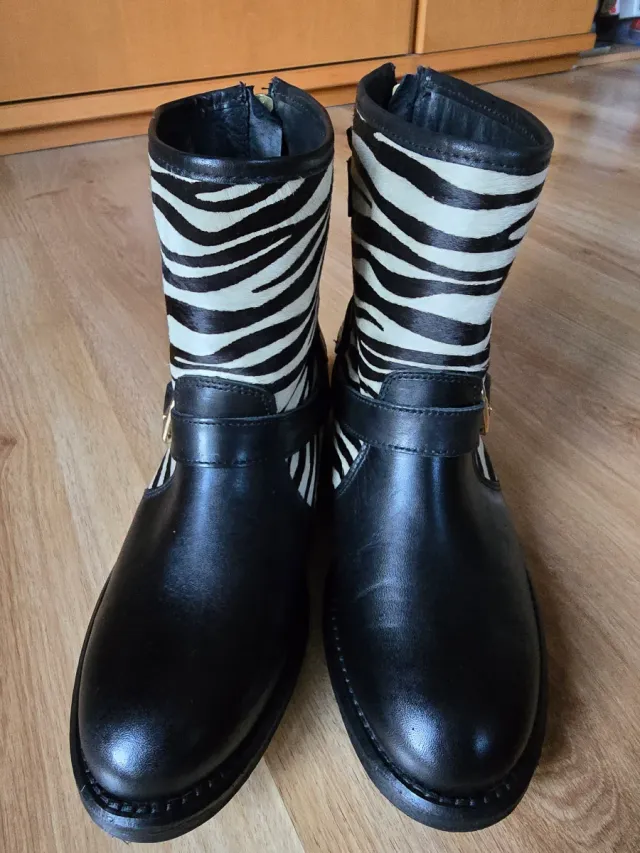 Botas Guess Animal Print Hebillas Doradas