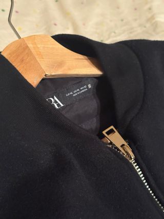 Chaqueta bomber ZARA negra