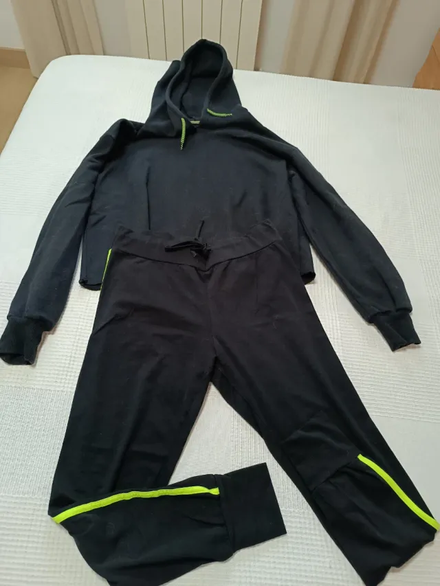 Conjunto chándal oversize negro y verde