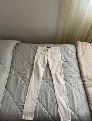 Pantalón vaquero blanco
