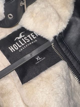 Chaqueta Hollister Negra y Beige Invierno