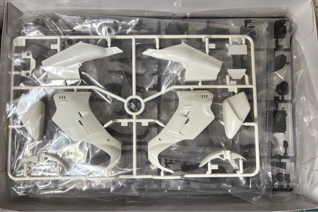 Maqueta Tamiya Yamaha RZV500R 1/12