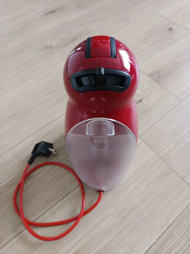 Cafetera Dolce Gusto DeLonghi Roja