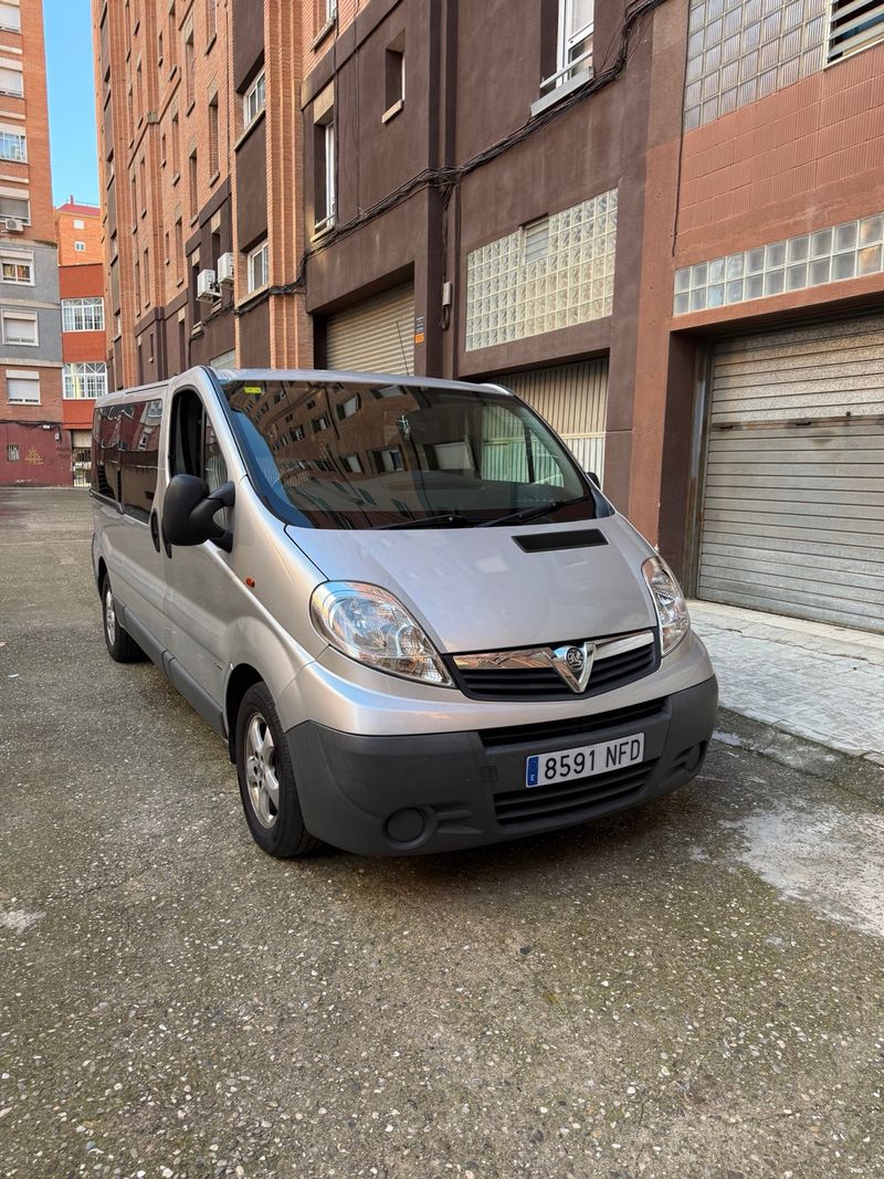 Vauxhall / Opel Vivaro 2014 - foto 1