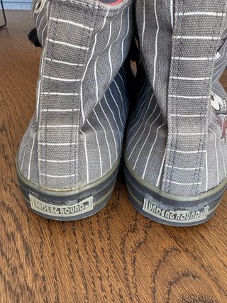 Tênis Underground cinza e vermelho