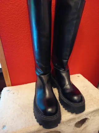 Botas altas negras con plataforma