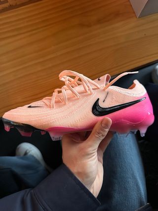 Botas de Fútbol Nike Naranja y Rosa