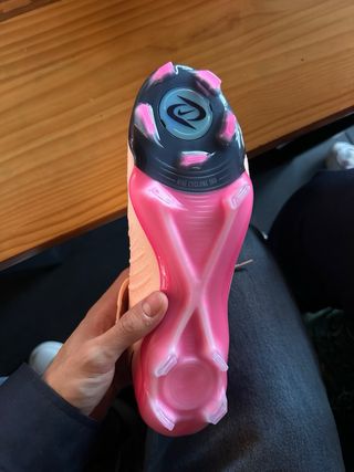 Botas de Fútbol Nike Naranja y Rosa