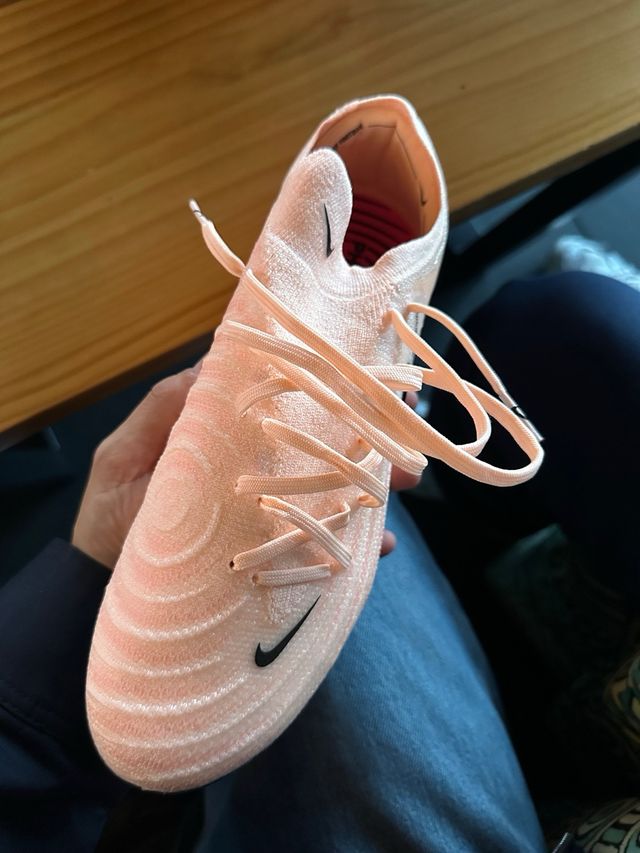 Botas de Fútbol Nike Naranja y Rosa