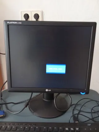 Monitor LG Flatron L1754P Negro+ teclado