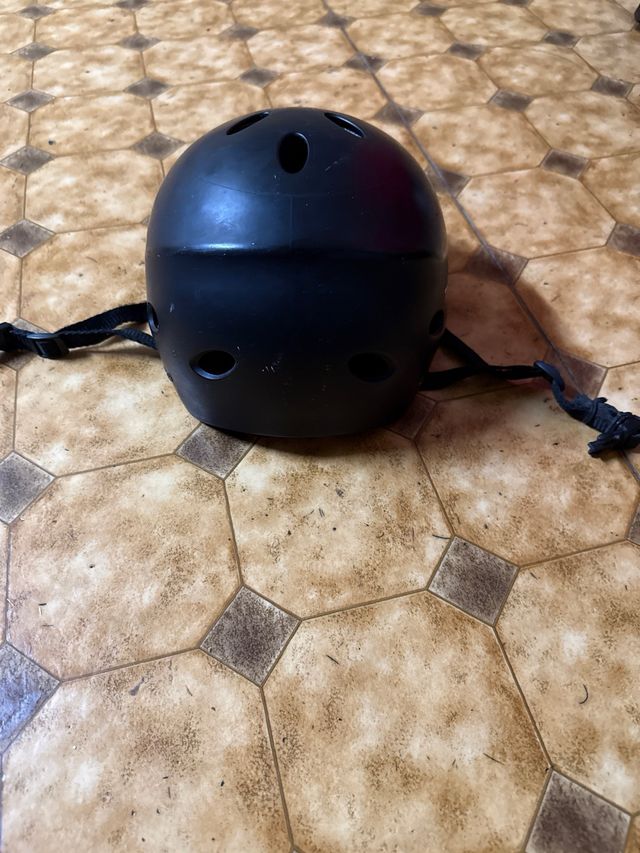 Casco Negro Skate BMX Scooter Bici