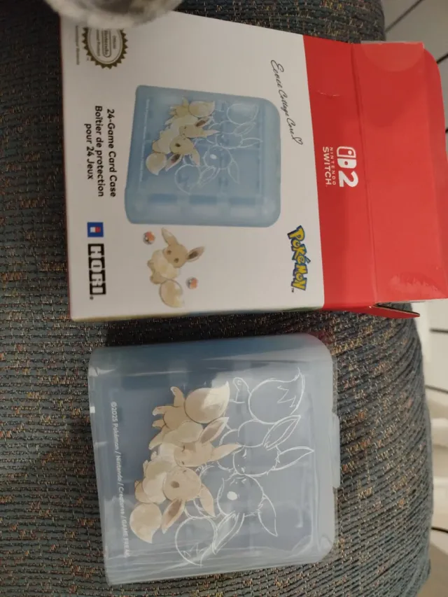 Caja 24 cartuchos Nintendo Switch Eevee