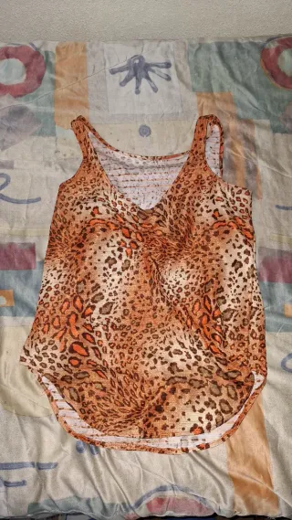 Top estampado animal print