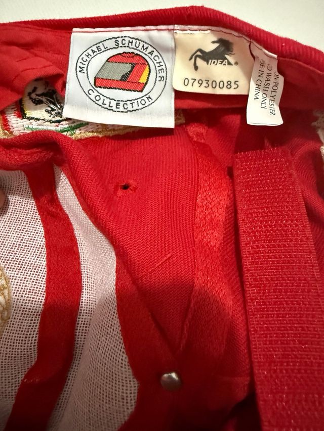 Gorra Ferrari World Champion 2000-2001 F1