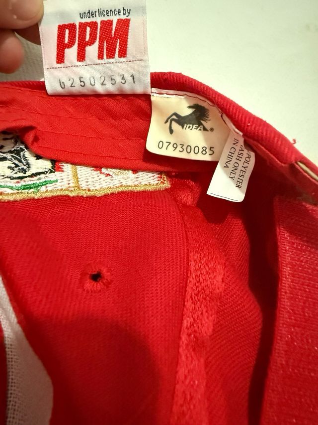 Gorra Ferrari World Champion 2000-2001 F1